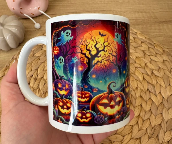 Halloween hrnek – Neonová noc s dýněmi a duchy 1