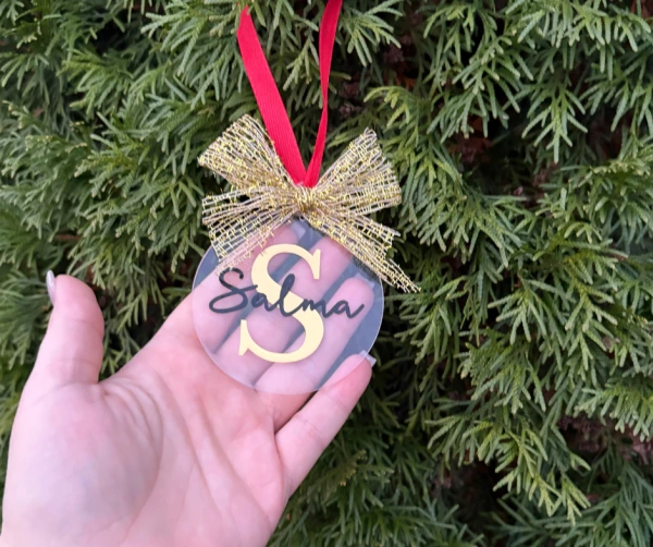 Vánoční ozdoba se jménem a písmenem na přání