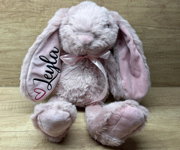 Plyšový zajíček se jménem na oušku 8