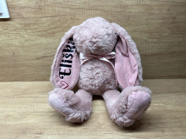 Plyšový zajíček se jménem na oušku 13