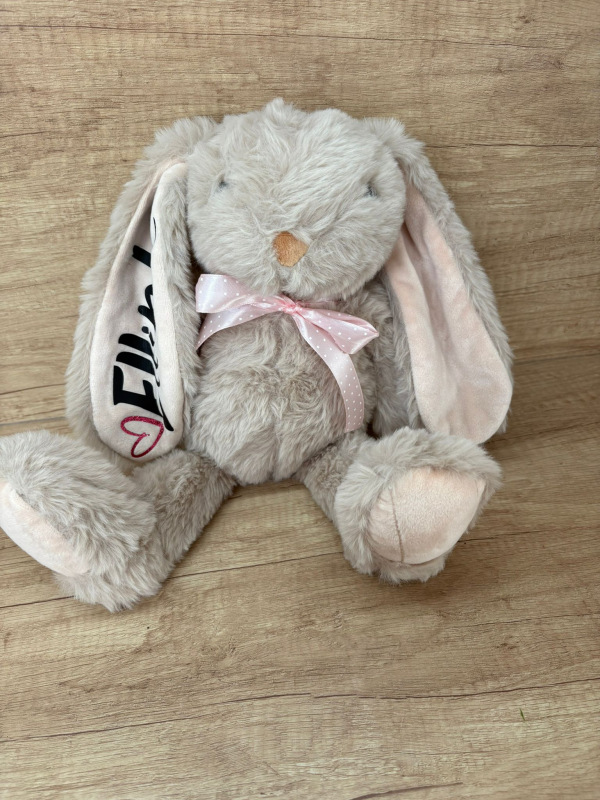Plyšový zajíček se jménem na oušku 14