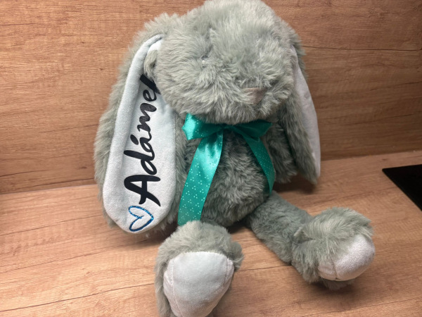 Plyšový zajíček se jménem na oušku 15