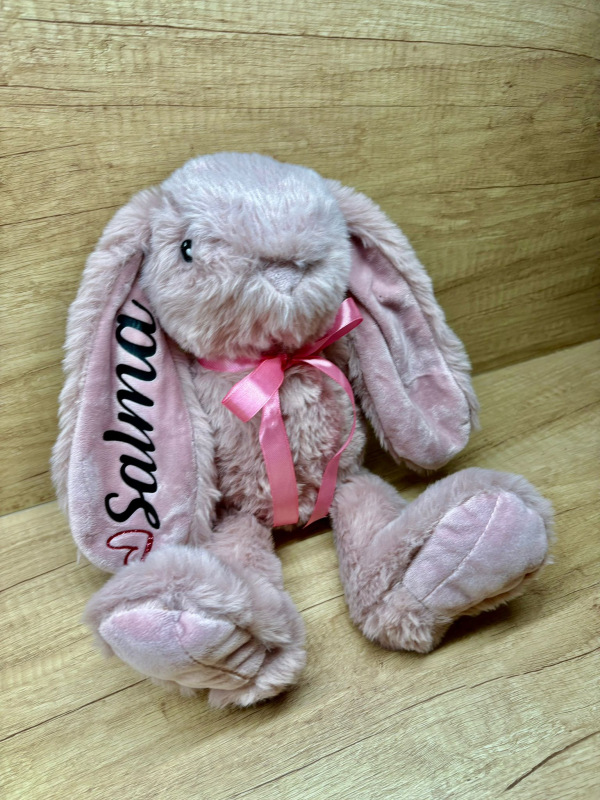 Plyšový zajíček se jménem na oušku 9